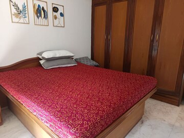 Bedroom in 1 BHK Apartment at Bandra West – for Rent