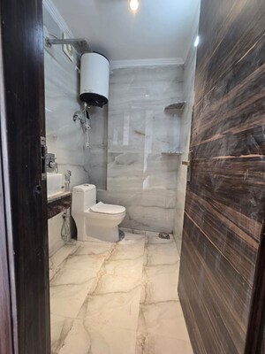 Bathroom in 1 BHK Builder Floor at Saket – for Rent
