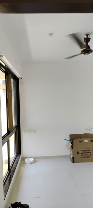 Furnished Amenities in 1 BHK Apartment at Chandak Nishchay, Borivali East – for Rent