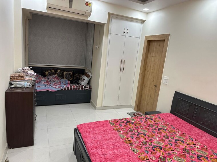 Bedroom, hrc-professional 3 Bedroom 1675 Sq.Ft. Apartment In Indrapuram Ghaziabad 9994029