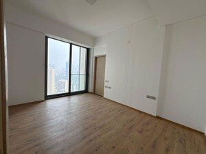 Room in 4 BHK Apartment at Rustomjee Crown, Prabhadevi – for Sale