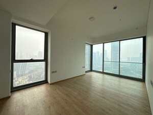 Room in 4 BHK Apartment at Rustomjee Crown, Prabhadevi – for Sale