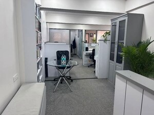 Master Bedroom in 3 BHK Apartment at Piramal Aranya, Byculla – for Rent