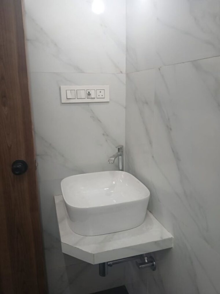 Bathroom, ami-zarna 1 Bedroom 400 Sq.Ft. Apartment In Malad West Mumbai 9994099