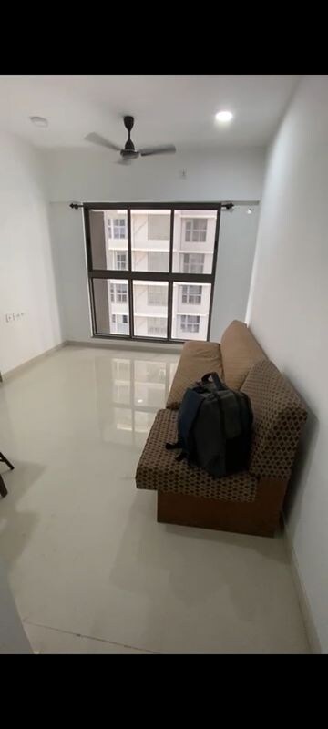 1 BHK Apartment For Rent in UK Iridium, Kandivali East