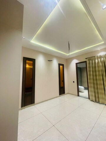 Room in 4 BHK Villa at Sector 124 – for Sale