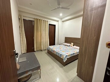 Bedroom in 2 BHK Builder Floor at The Grand, Sector 52 – for Rent