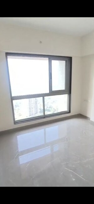 Room in 2 BHK Apartment at Veena Smart Homes, Kandivali West – for Rent