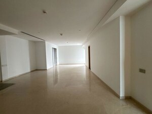 Room in 4 BHK Apartment at Prabhadevi CHS, Prabhadevi – for Sale