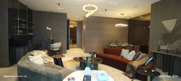 Team Area in 4 BHK Apartment at Andheri West – for Sale