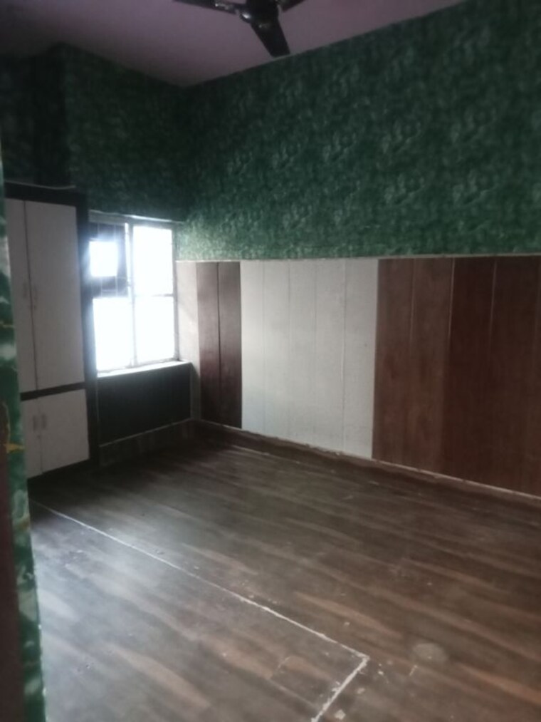 Room, gomti nagar Commercial Office Space 2152 Sq.Ft. In Gomti Nagar Lucknow 9994163