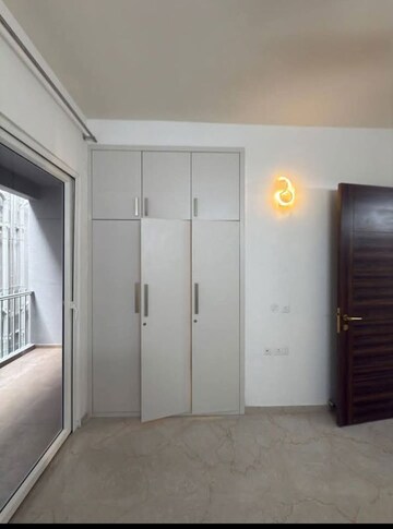 Building Lobby in 3 BHK Builder Floor at Smart World Orchard, Sector 61 – for Rent