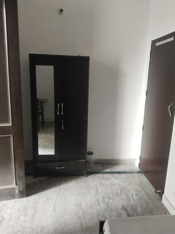 Room in  Pg at Hajipur – for Rent