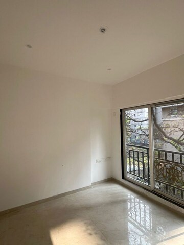 Room in 2 BHK Apartment at Fortune Elite Mulund West, Mulund West – for Rent