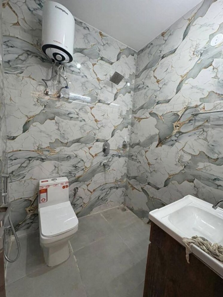 Master Bedroom, hong-kong-bazaar 3 Bedroom 1500 Sq.Ft. Builder Floor In Sector 57 Gurgaon 9994180