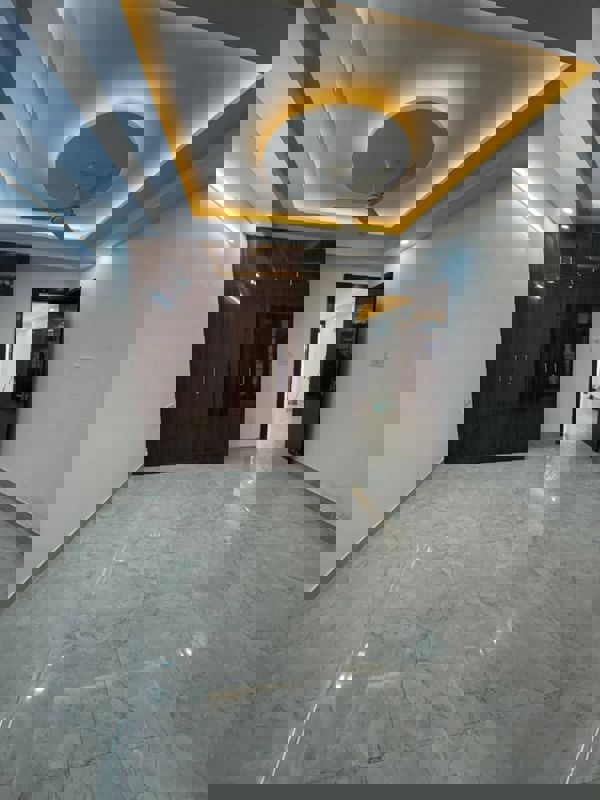 3 BHK + Pooja Room 1500 Sq.Ft. Builder Floor in Hong Kong Bazaar