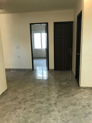 Room in 3 BHK Builder Floor at Patel Nagar – for Rent