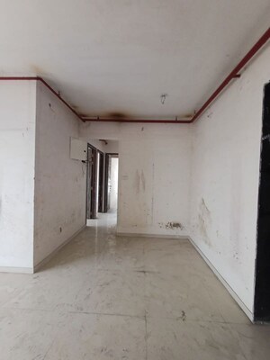 Room in 3 BHK Apartment at Sheth Zuri, Laxmi Nagar – for Rent