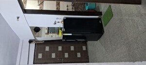 Furnished Amenities in 1.5 BHK Apartment at Sarita Vihar – for Rent