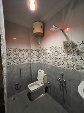 Bathroom in 1 BHK Builder Floor at Saket – for Rent