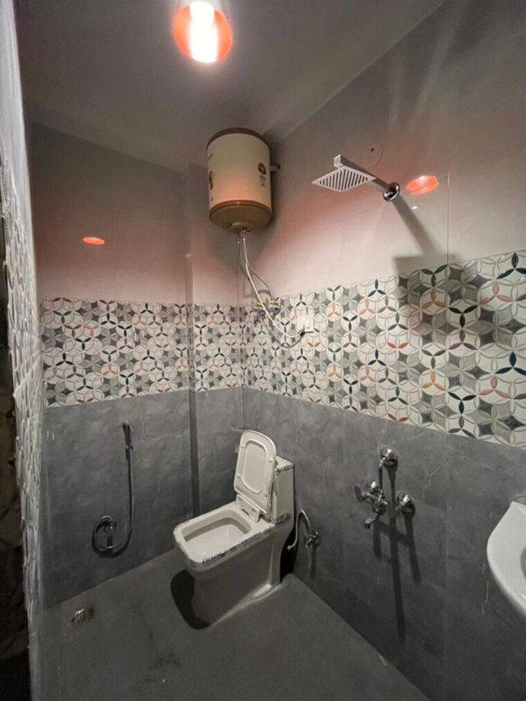 Bathroom, saket 1 Bedroom 600 Sq.Ft. Builder Floor In Saket Delhi 9994220