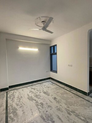 Room in 1 BHK Builder Floor at Saket – for Rent