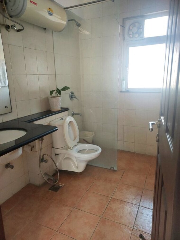 Bathroom, unitech-fresco 3 Bedroom 1815 Sq.Ft. Apartment In Sector 50 Gurgaon 9994230