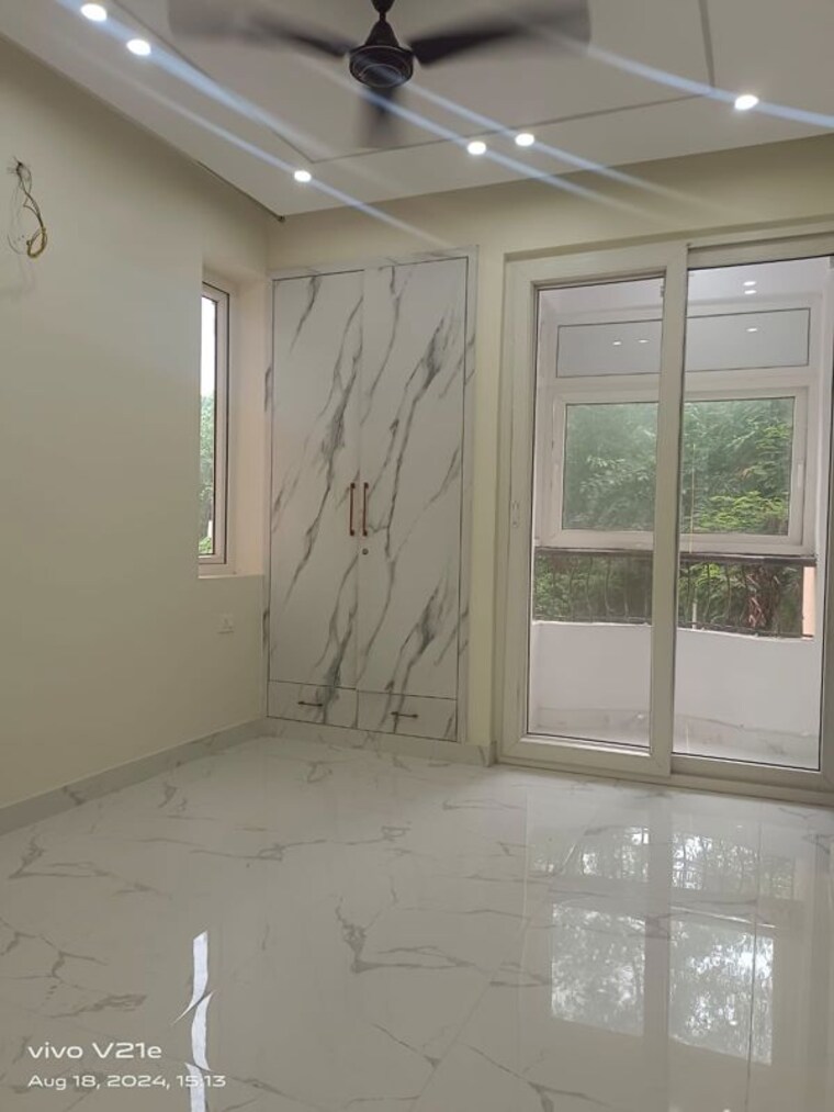 Room, sector 10 dwarka 3 Bedroom 1800 Sq.Ft. Apartment In Sector 10 Dwarka Delhi 9994236