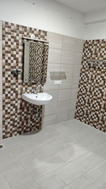 Bathroom in 5 BHK Apartment at Omaxe Heights, Sector 86 – for Rent