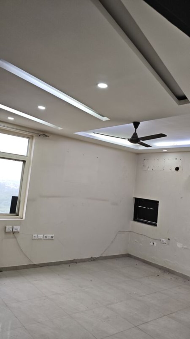 undefined, omaxe-heights 5 Bedroom 4450 Sq.Ft. Apartment In Sector 86 Faridabad 9994244