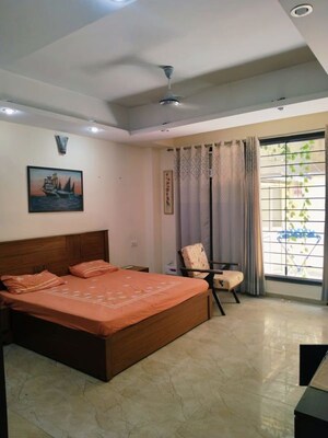 Bedroom in 3.5 BHK Apartment at Unitech Escape, Sector 50 – for Rent