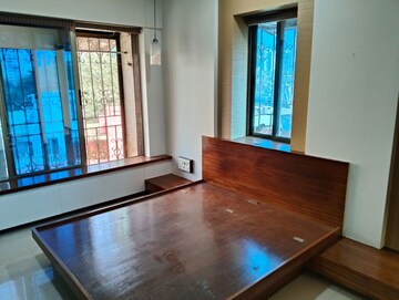 Room in 2 BHK Apartment at Shiv Kutir CHS, Andheri West – for Rent