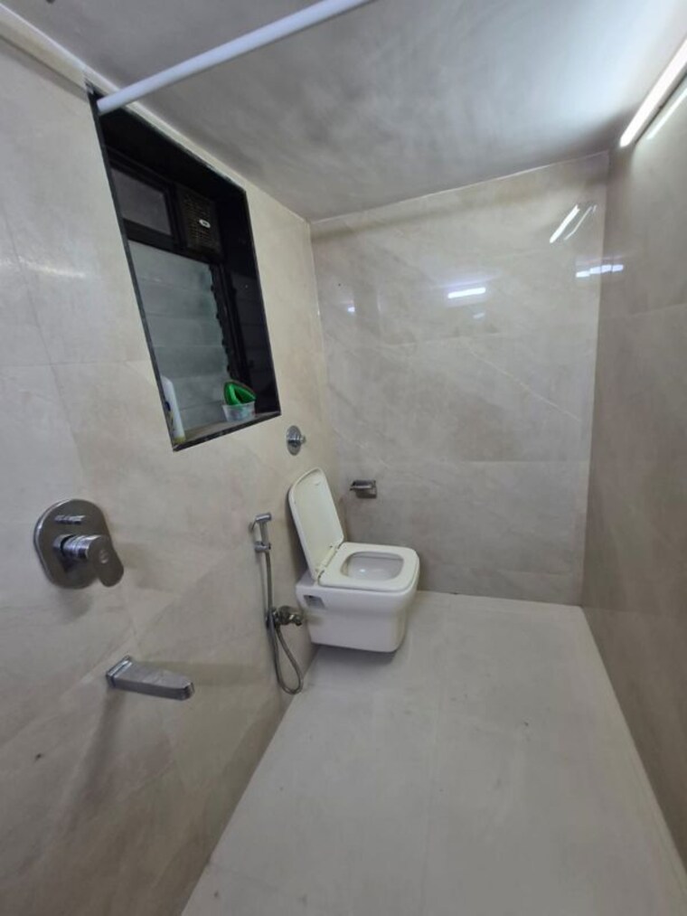 Bathroom, silver-croft-andheri 2 Bedroom 750 Sq.Ft. Apartment In Andheri West Mumbai 9897504
