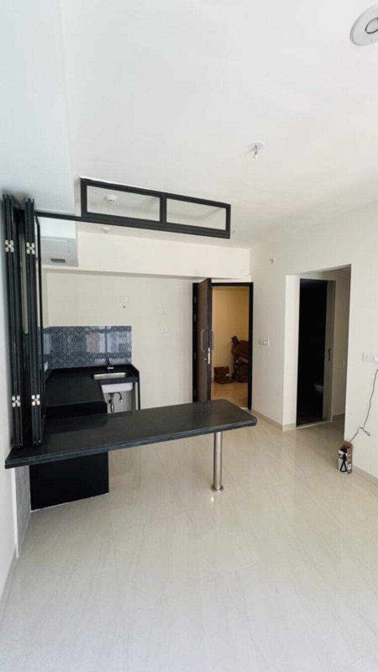 Room, lodha-crown-quality-homes 1 Bedroom 317 Sq.Ft. Apartment In Majiwada Thane 9994268