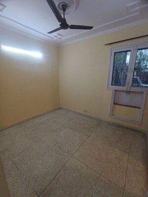 Room in 3 BHK Apartment at Sector 5 Dwarka – for Rent