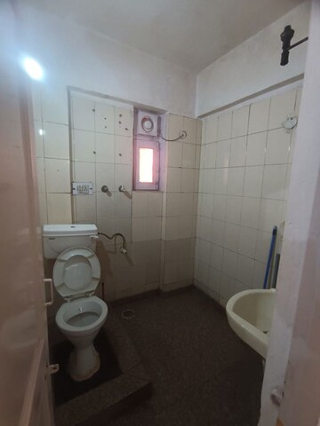 Bathroom in 3 BHK Apartment at Sector 5 Dwarka – for Rent