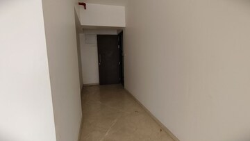Room in 3 BHK Apartment at Kalpataru Radiance, Goregaon West – for Rent
