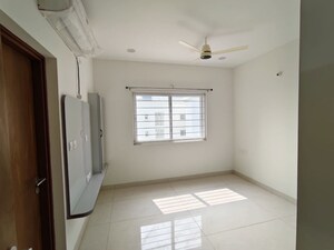 Room in 4 BHK Apartment at Prestige Beverly Hills, Kokapet – for Rent