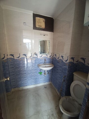 Bathroom in 3 BHK Apartment at Sector 13 Dwarka – for Rent