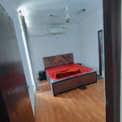 1 BHK + Extra Room Apartment For Sale in Gaur Yamuna City Plot