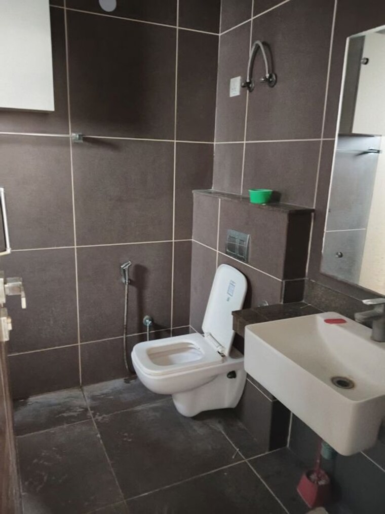 Bathroom, sector 21c 3 Bedroom 360 Sq.Yd. Builder Floor In Sector 21c Faridabad 9287253
