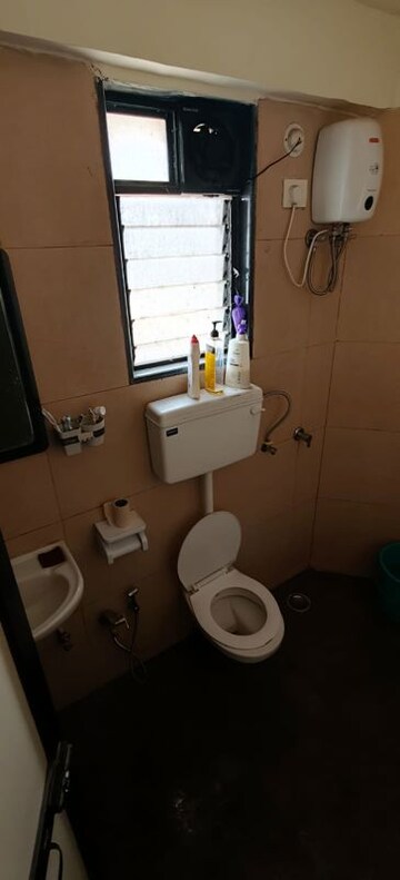 Team Area in 2 BHK Apartment at Sector 28 Nerul – for Rent