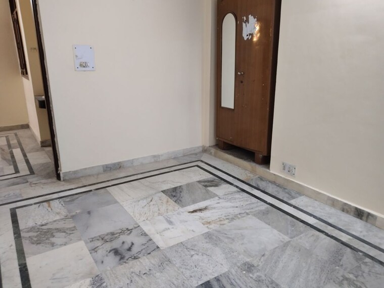 Room, sector 21c 3 Bedroom 1450 Sq.Ft. Apartment In Sector 21c Faridabad 8642333