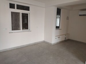 Room in 3 BHK Builder Floor at Sector 46 – for Sale