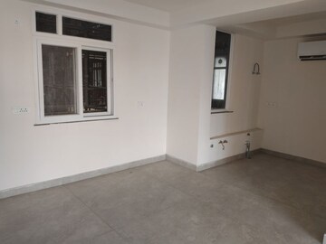 Room in 3 BHK Builder Floor at Sector 46 – for Sale