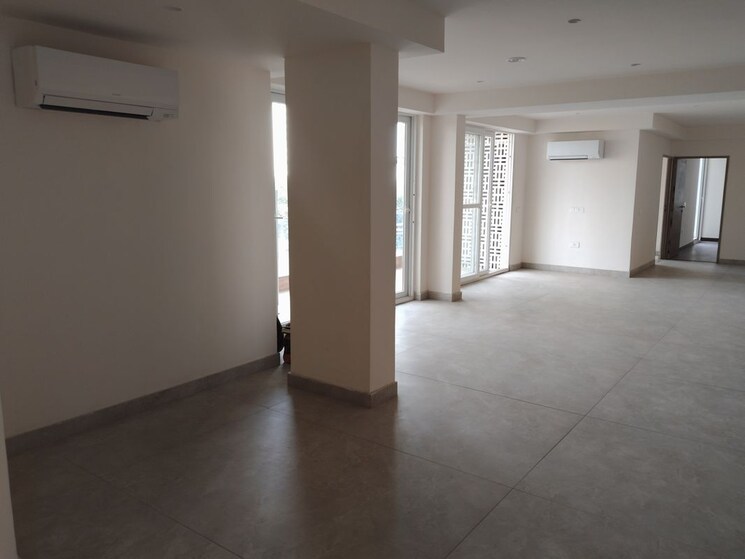 Room, sector 46 3 Bedroom 250 Sq.Yd. Builder Floor In Sector 46 Faridabad 8330203