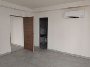 Room in 3 BHK Builder Floor at Sector 46 – for Sale