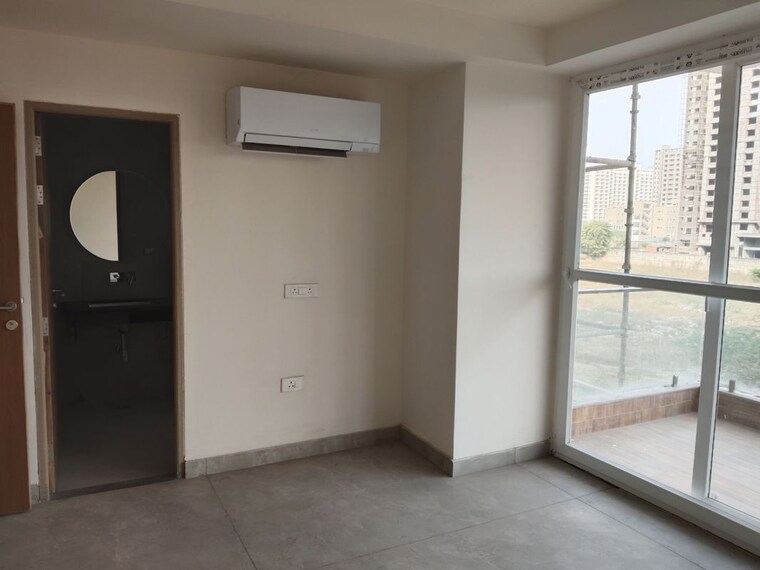 Room, sector 46 3 Bedroom 250 Sq.Yd. Builder Floor In Sector 46 Faridabad 8330203