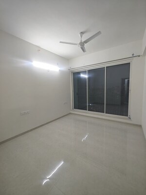 Room in 2 BHK Apartment at Seawoods Sector 40 – for Rent