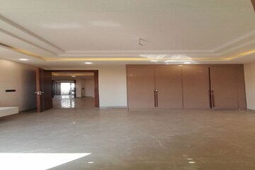 Room in 4 BHK Builder Floor at Golf Course Extension – for Sale